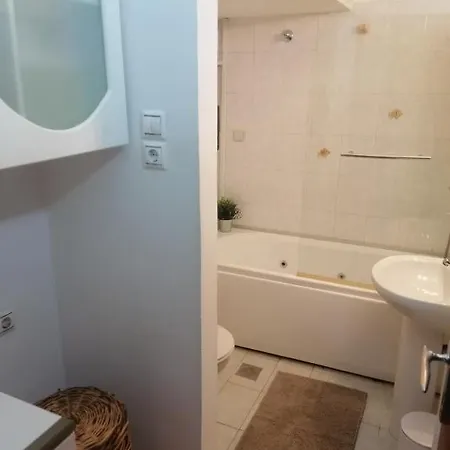 Four Reasons Apts Ampelokipi Thessaloniki