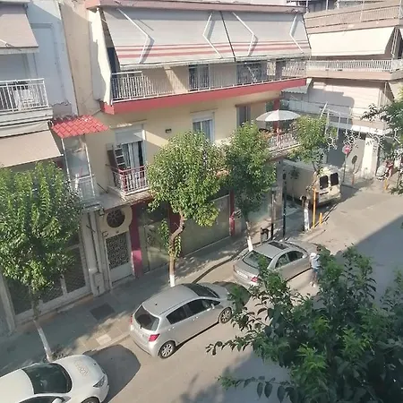 Four Reasons Apts Ampelokipi Apartment