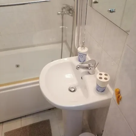 Four Reasons Apts Ampelokipi Θεσσαλονίκη
