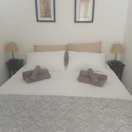 Four Reasons Apts Ampelokipi Διαμέρισμα