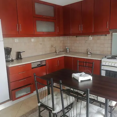 Four Reasons Apts Ampelokipi Θεσσαλονίκη